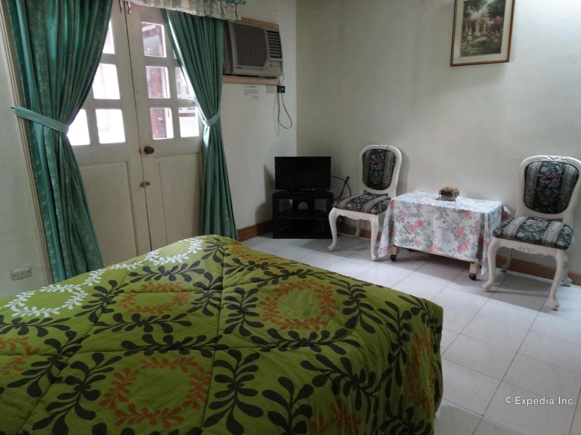Casa Ruby Pension House Davao Stadt Exterior foto